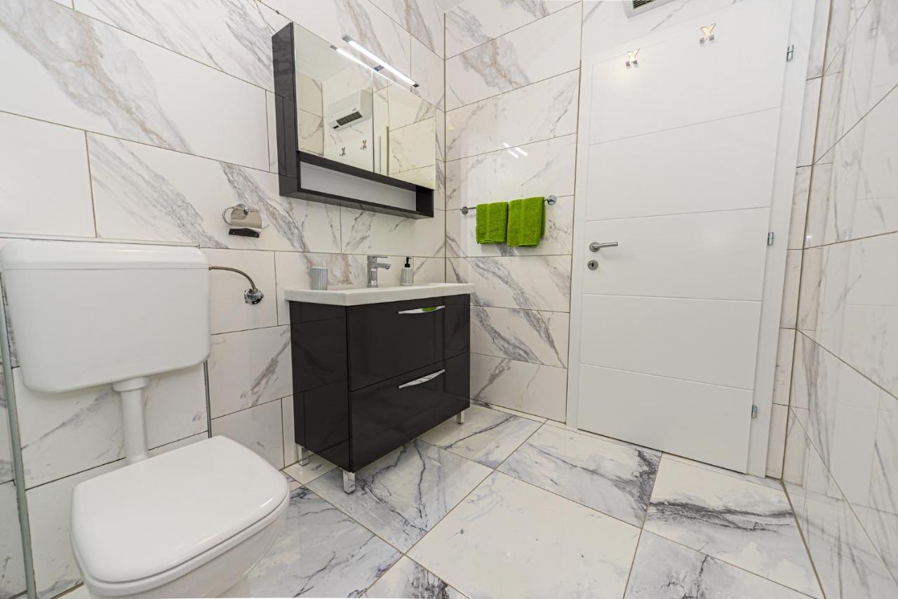 Apartments Amfora - Cozy And Modern Apartments For Up To 15 People, 100M From The Sea And Beach Стара Новаля Екстер'єр фото