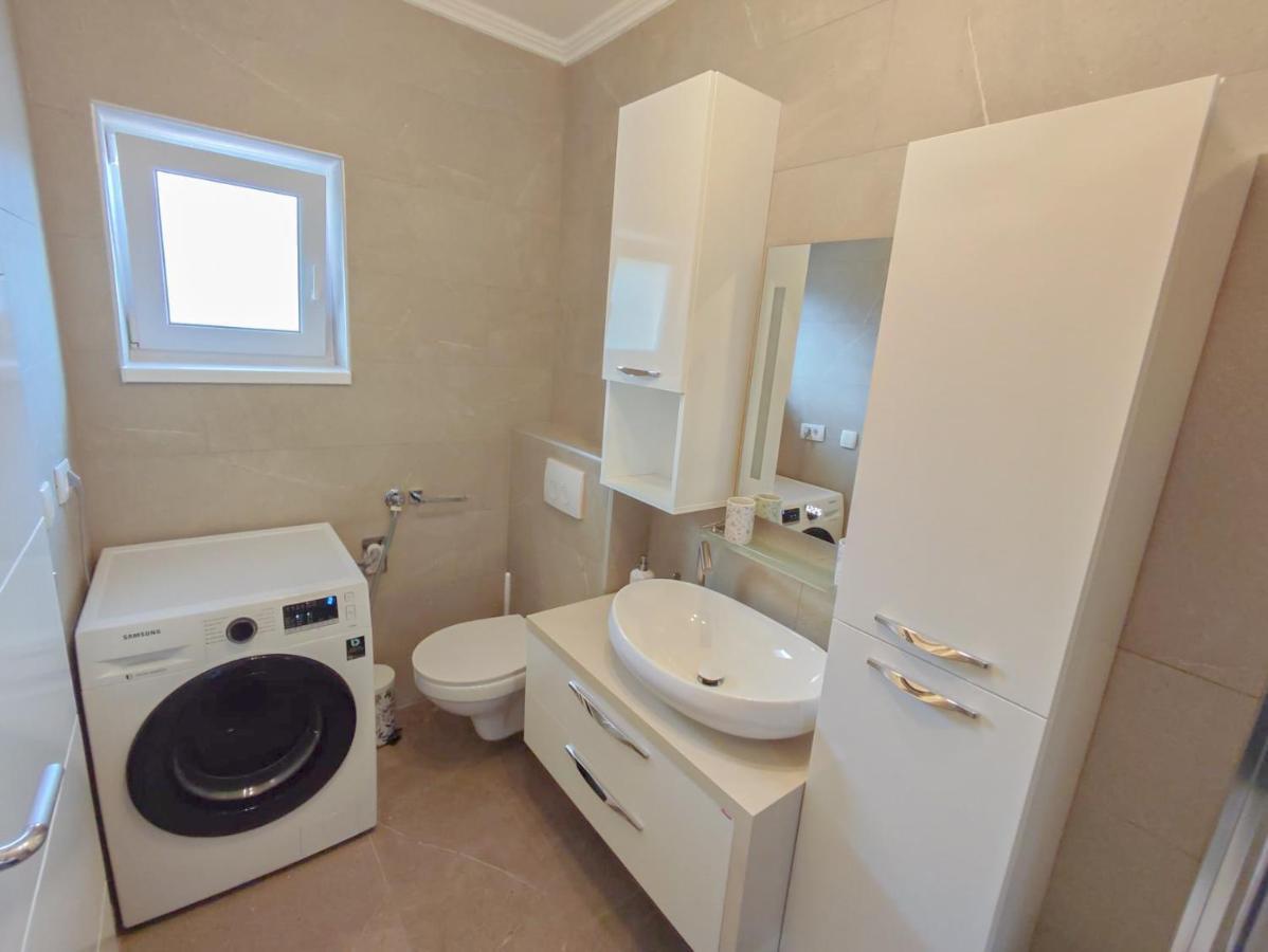 Apartments Amfora - Cozy And Modern Apartments For Up To 15 People, 100M From The Sea And Beach Стара Новаля Екстер'єр фото