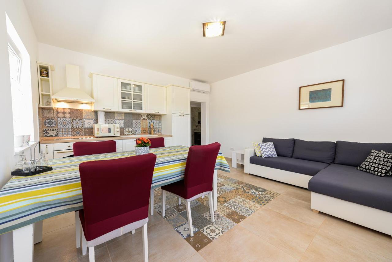 Apartments Amfora - Cozy And Modern Apartments For Up To 15 People, 100M From The Sea And Beach Стара Новаля Екстер'єр фото