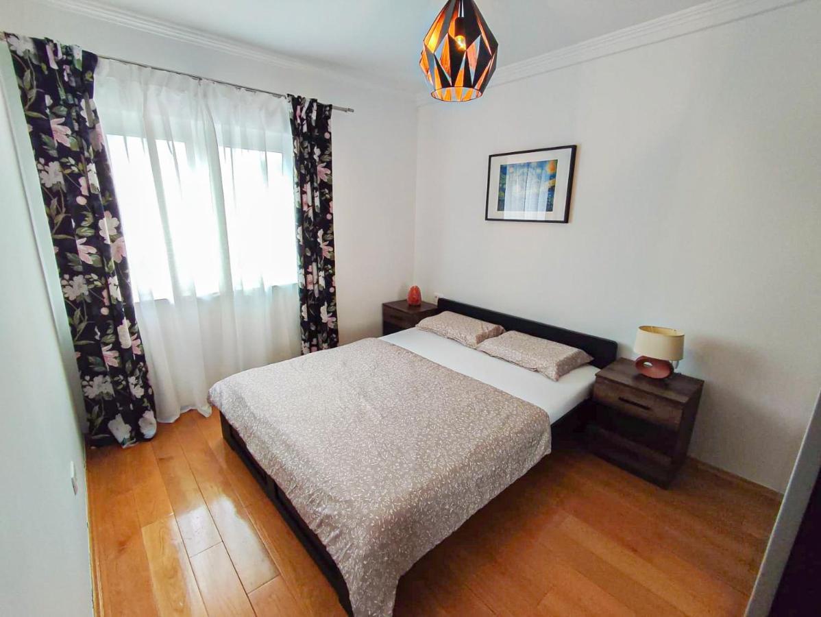 Apartments Amfora - Cozy And Modern Apartments For Up To 15 People, 100M From The Sea And Beach Стара Новаля Екстер'єр фото