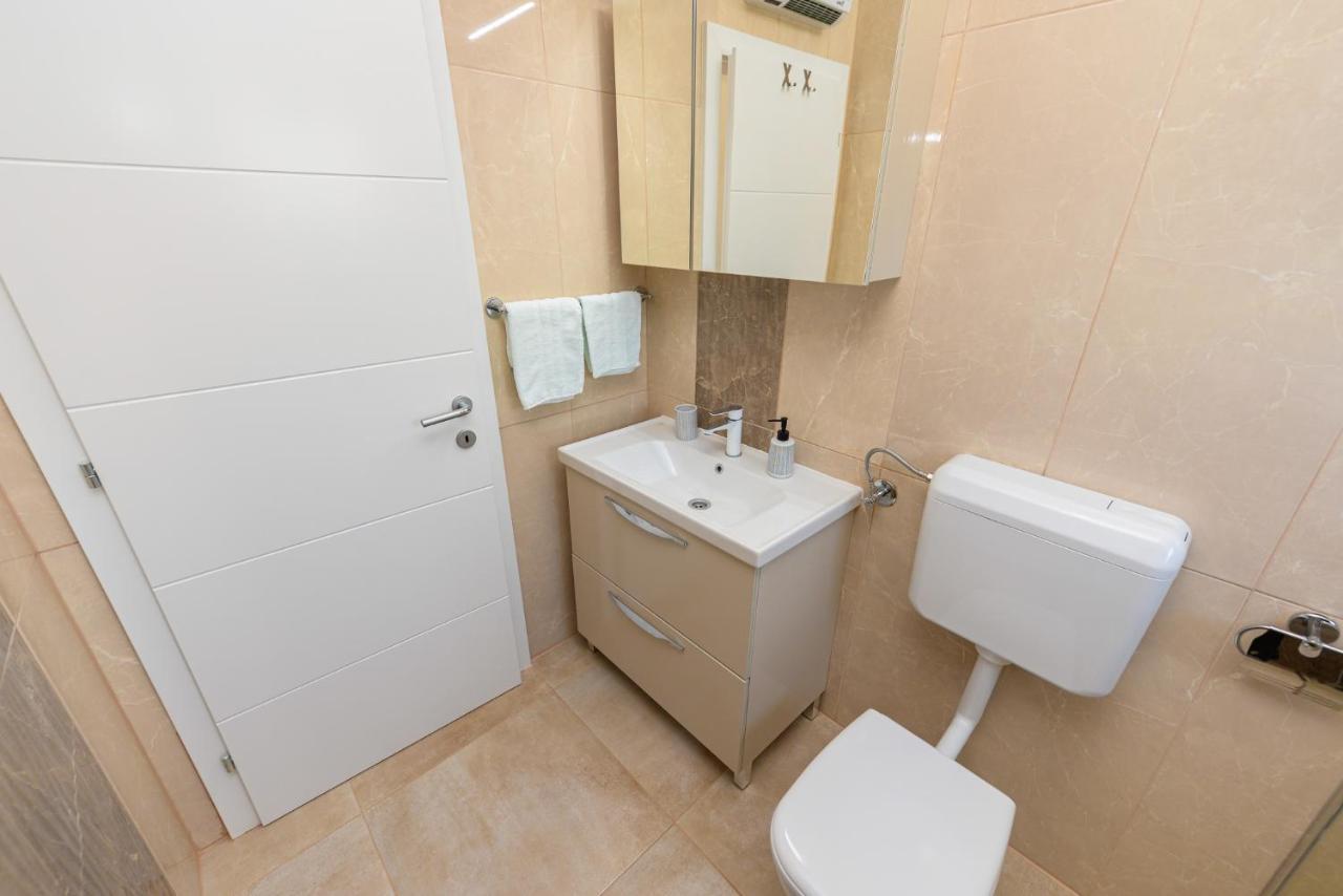 Apartments Amfora - Cozy And Modern Apartments For Up To 15 People, 100M From The Sea And Beach Стара Новаля Екстер'єр фото